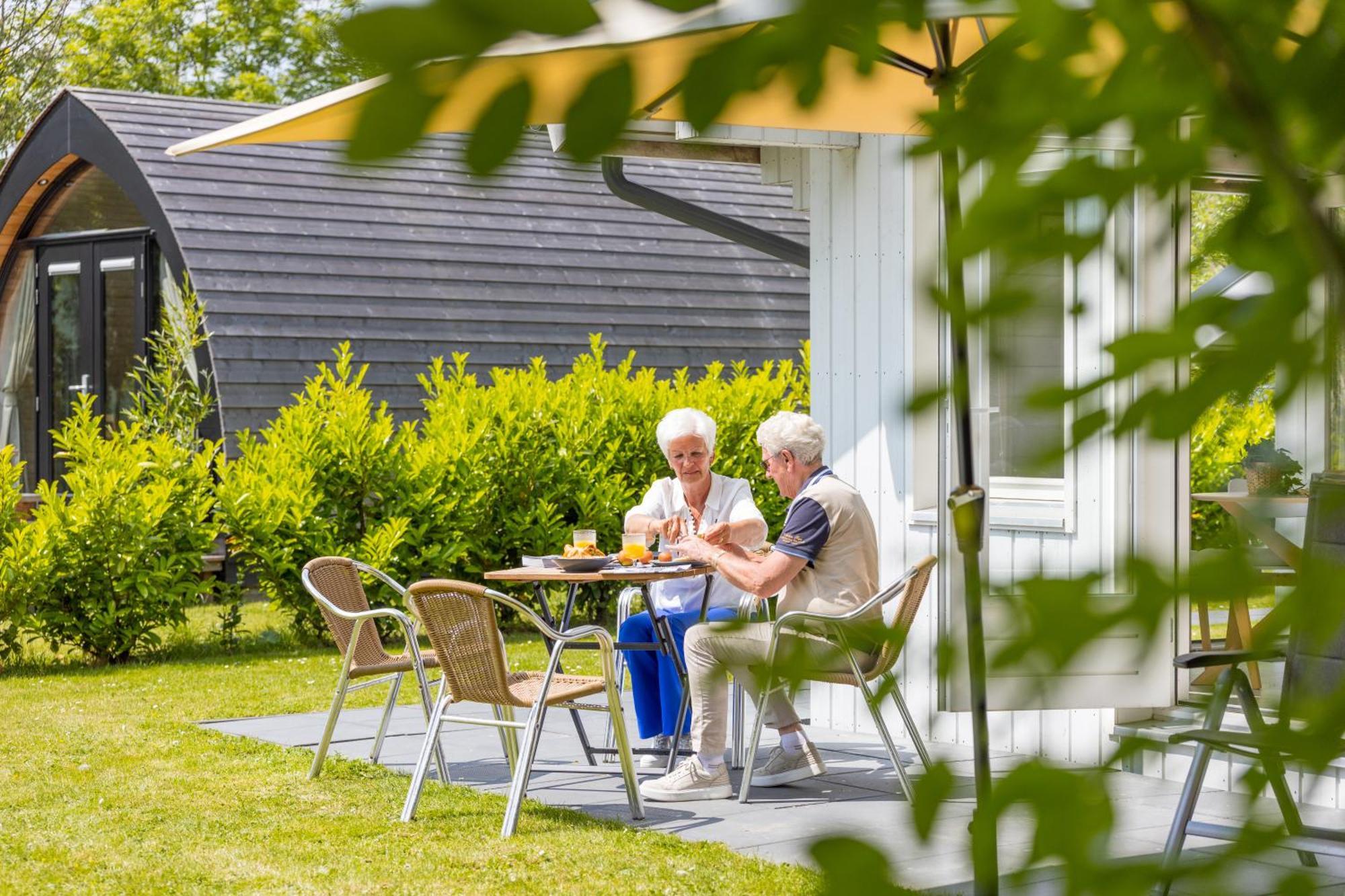 Chalet luxe - vakantiepark de Schreiershoek Dokkum Extérieur photo